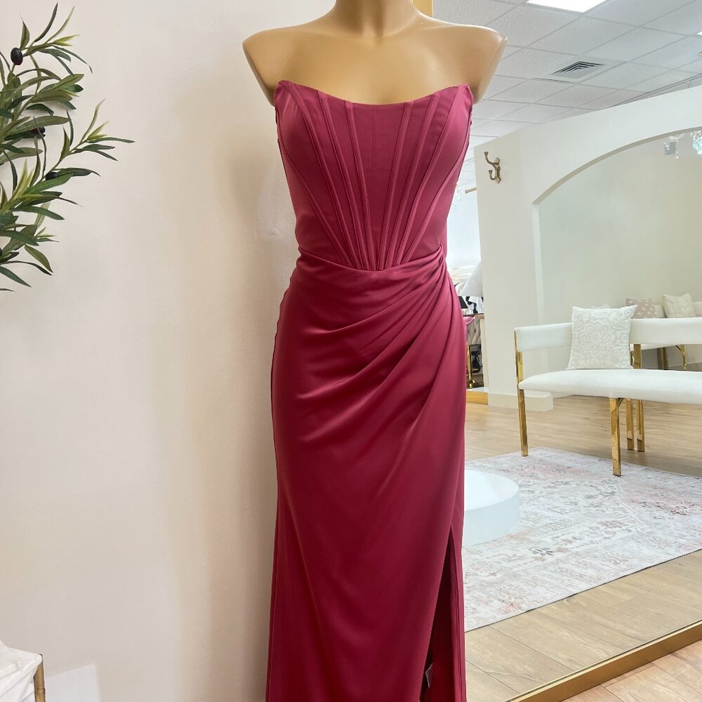 Natasha Dress | Lipstick 7484